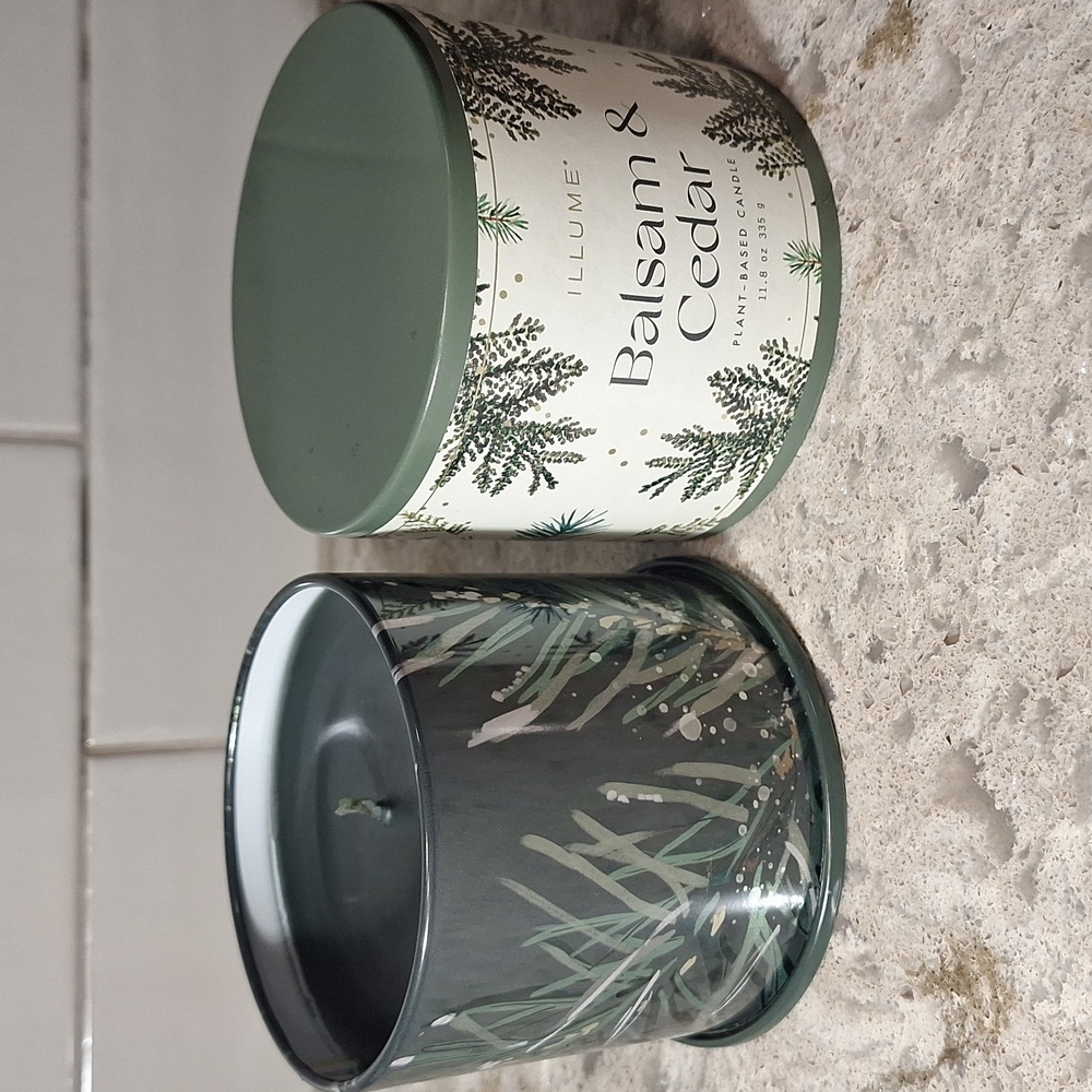 Illume Candles Balsam & Cedar Vanity Tin 11.8oz Candle - Picture 2 of 3